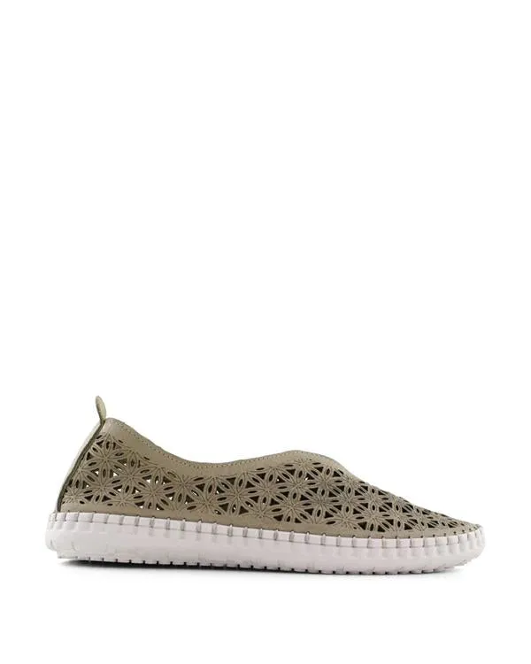 BUENO ZOOM CASUAL SHOE