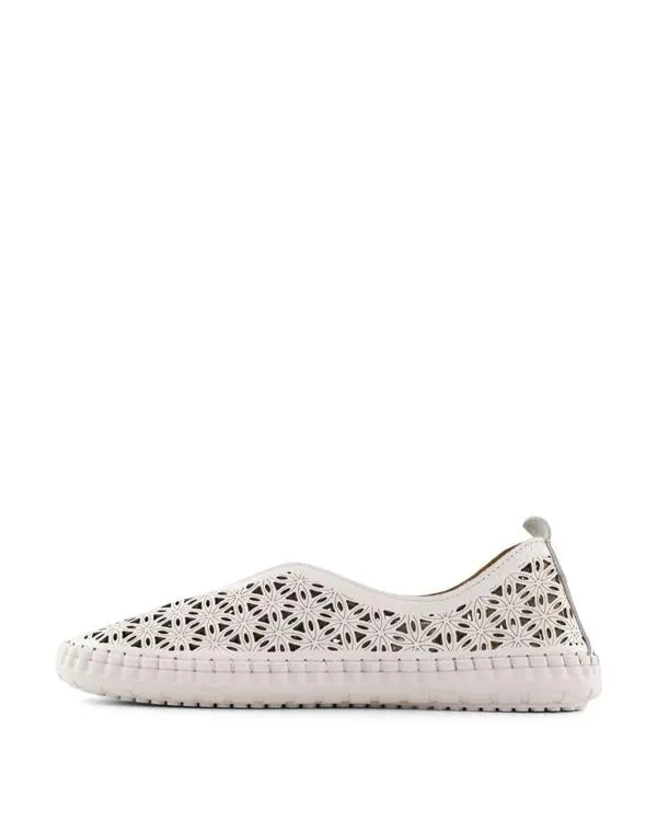 BUENO ZOOM CASUAL SHOE
